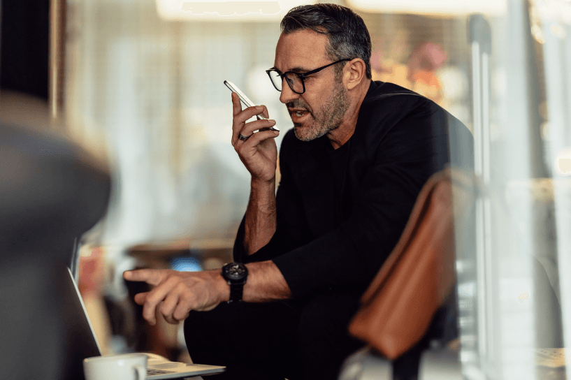 Conseiller mutuelle d'entreprise joignable rapidement pour accompagner employeurs et salariés